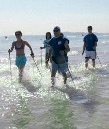 Uscita mattutina di Nordic Walking in spiaggia a Riccione alberghi convezionati.