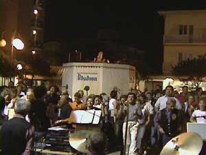  Viale Tasso festa per i turisti degli alberghi, pensioni e hotel di Riccione