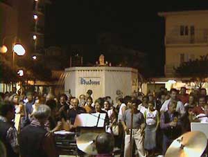  Via Tasso festa per i turisti degli alberghi, pensioni e hotel di Riccione